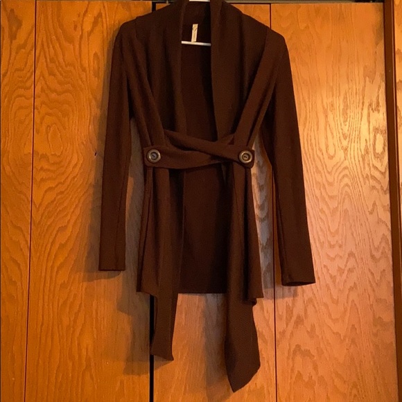 Cross button sweater - Picture 2 of 4